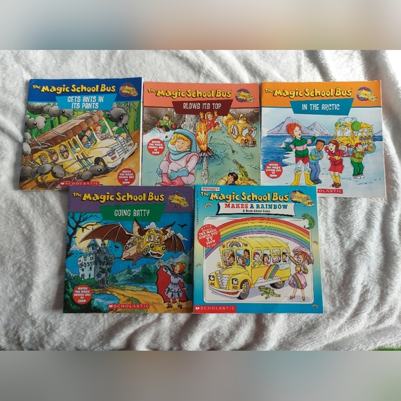 **3 Listings $20** Magic Schoolbus books x 5 - Picture 1 of 1